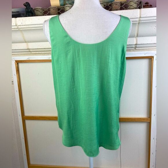 Banana Republic Fresh Green lined chiffon Sleeveless blouse scoop neck and back - Picture 2 of 9